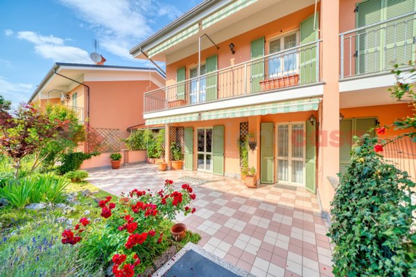 casa indipendente in vendita a Trofarello in zona Valle Sauglio