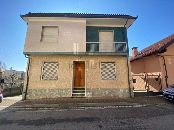 casa indipendente in vendita a Trofarello