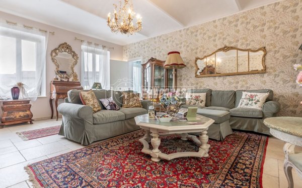 casa indipendente in vendita a Trofarello