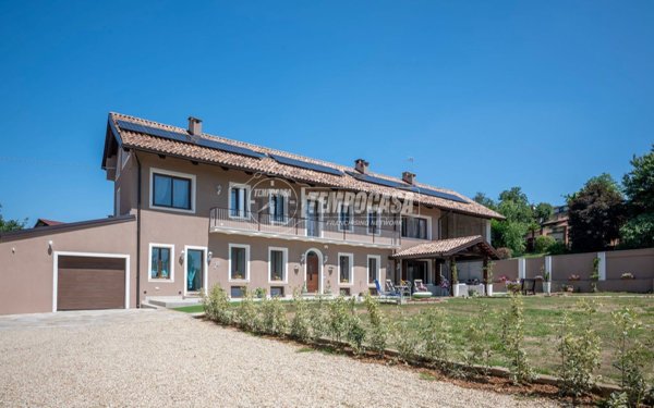 casa indipendente in vendita a Trofarello