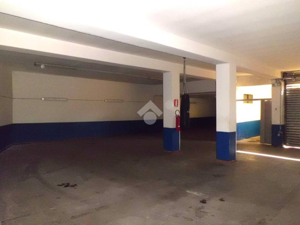 locale commerciale in vendita a Trofarello