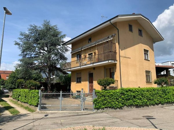 casa indipendente in vendita a Trofarello