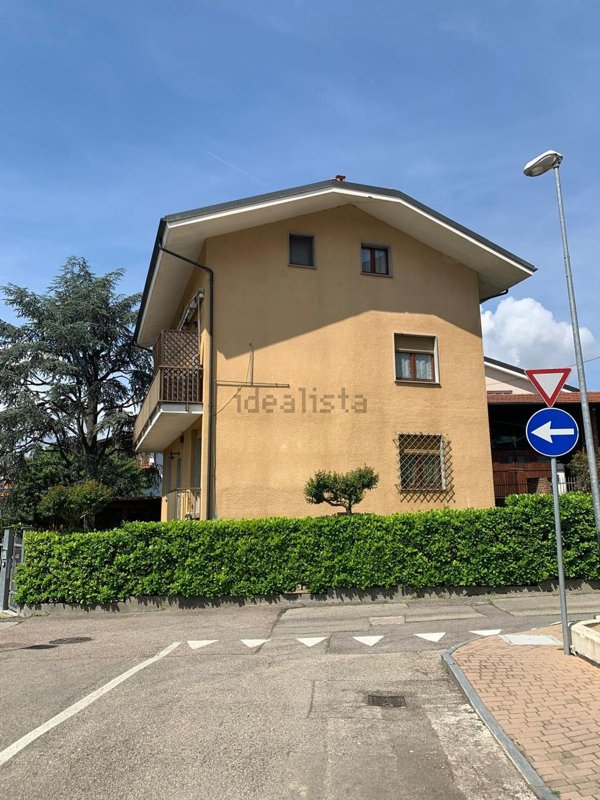 casa indipendente in vendita a Trofarello