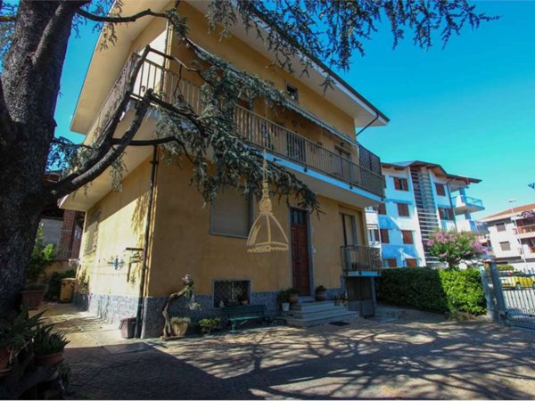 casa indipendente in vendita a Trofarello