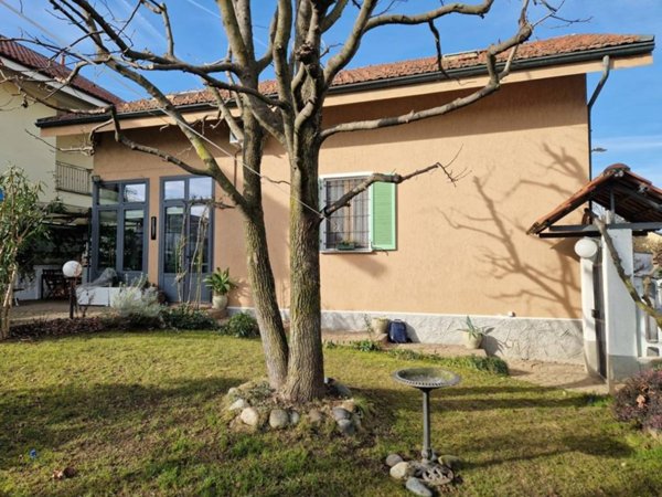 casa indipendente in vendita a Trofarello