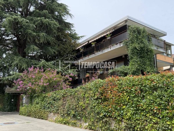 casa indipendente in vendita a Trofarello