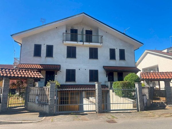 casa indipendente in vendita a Trofarello
