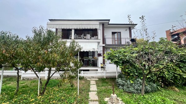 casa indipendente in vendita a Trofarello in zona Valle Sauglio