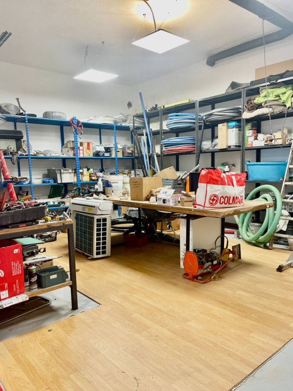 locale di sgombero in vendita a Trofarello