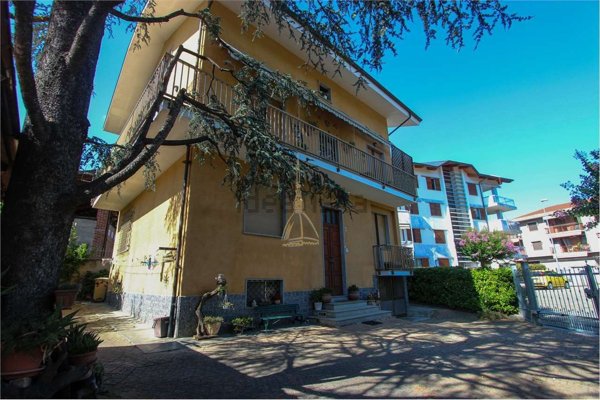 casa indipendente in vendita a Trofarello