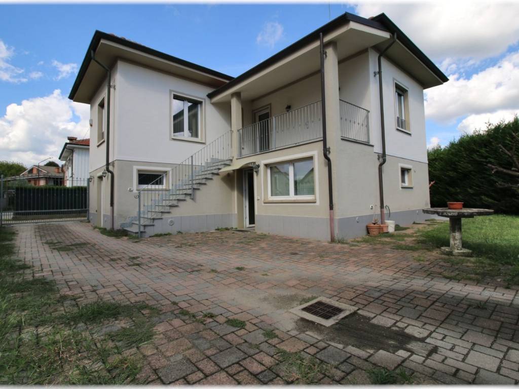 casa indipendente in vendita a Trofarello