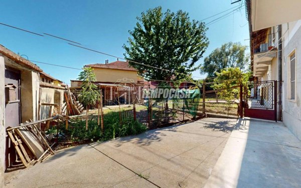 casa indipendente in vendita a Trofarello in zona Valle Sauglio