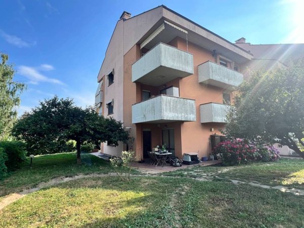 casa indipendente in vendita a Trofarello