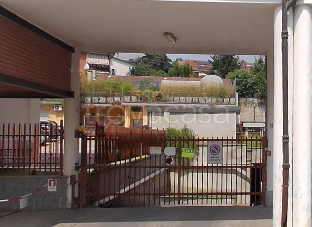 locale di sgombero in vendita a Trofarello