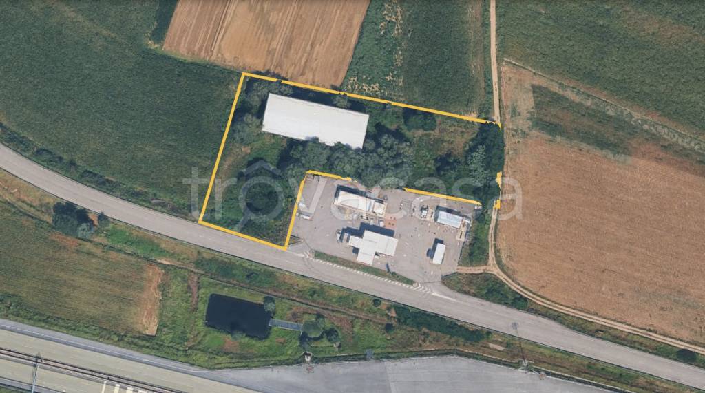 locale commerciale in vendita a Trofarello