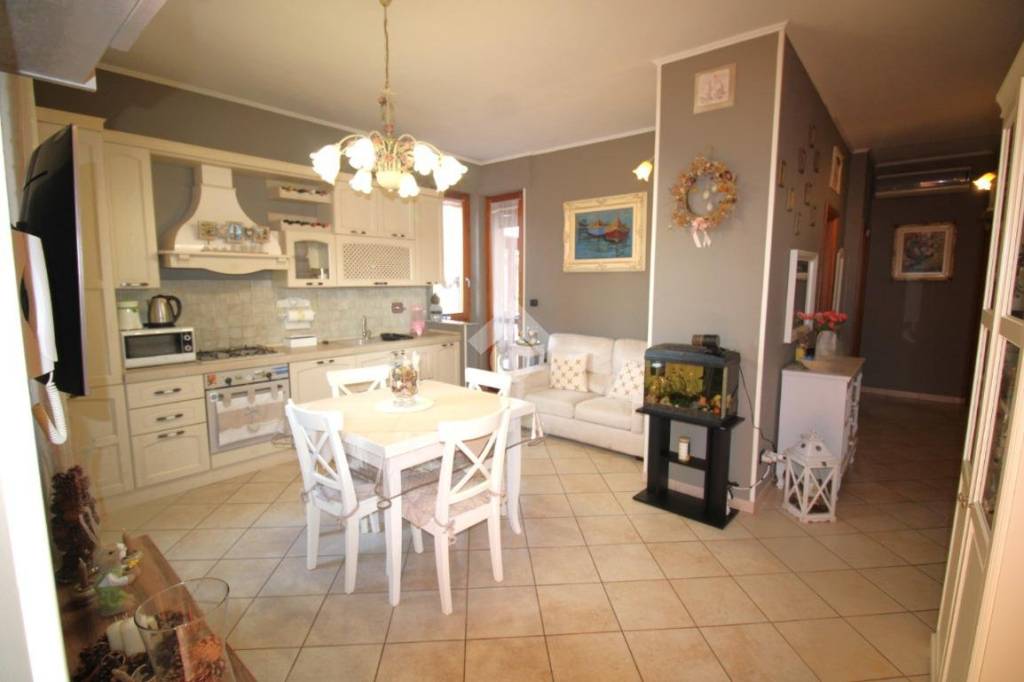 appartamento in vendita a Trofarello