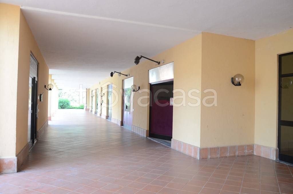 negozio in vendita a Trofarello