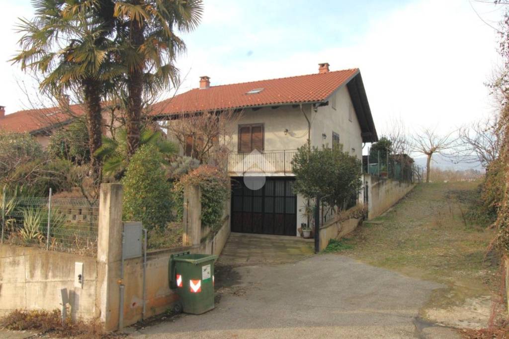 casa indipendente in vendita a Trofarello