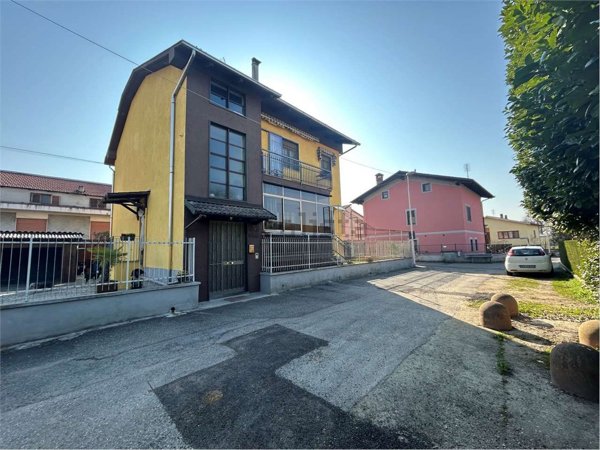 casa indipendente in vendita a Trofarello