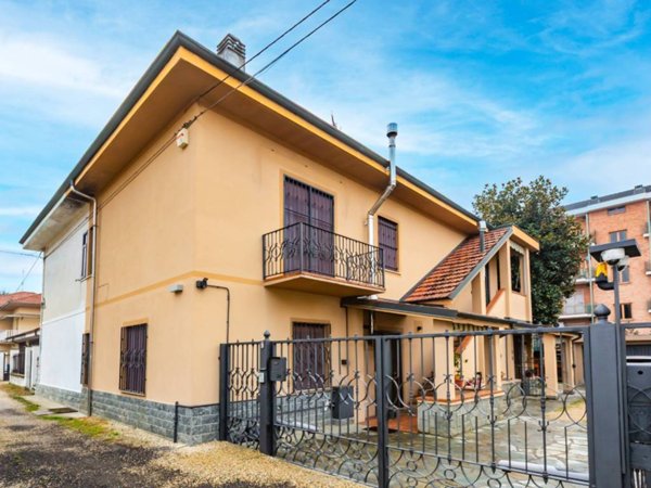 casa indipendente in vendita a Trofarello