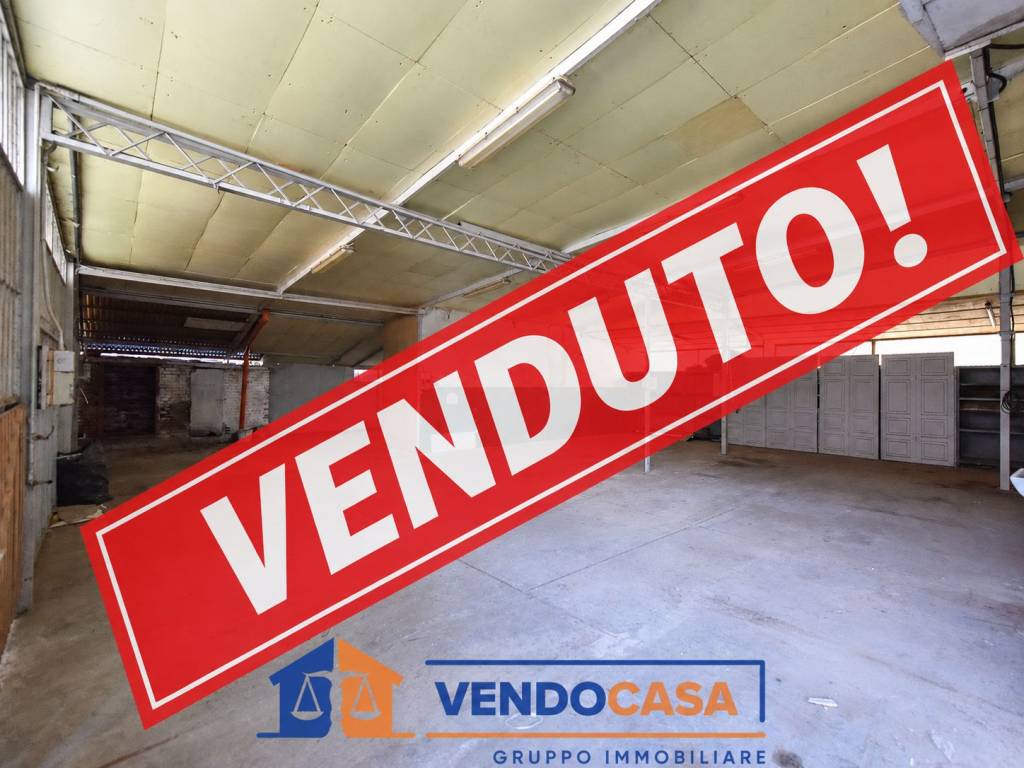 locale commerciale in vendita a Trofarello