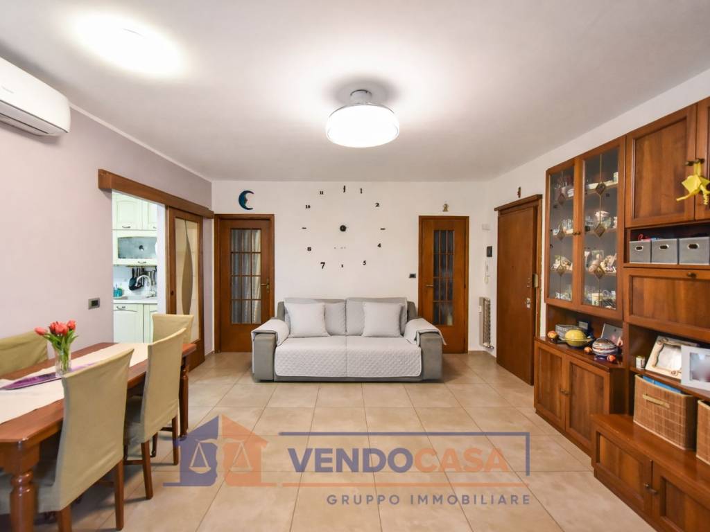 appartamento in vendita a Trofarello in zona Valle Sauglio