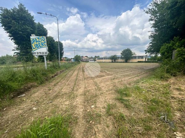terreno edificabile in vendita a Trofarello