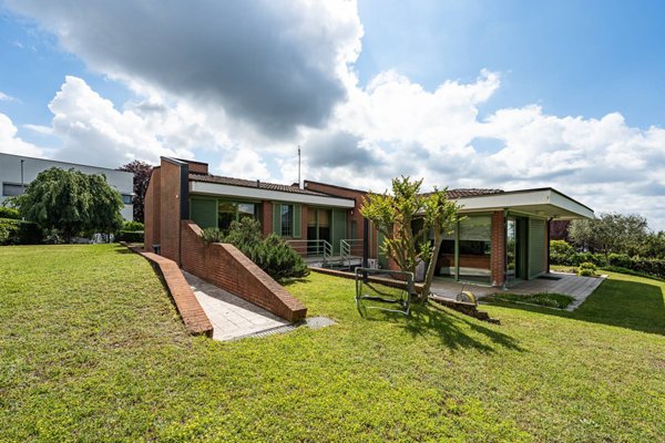 casa indipendente in vendita a Trofarello in zona Valle Sauglio