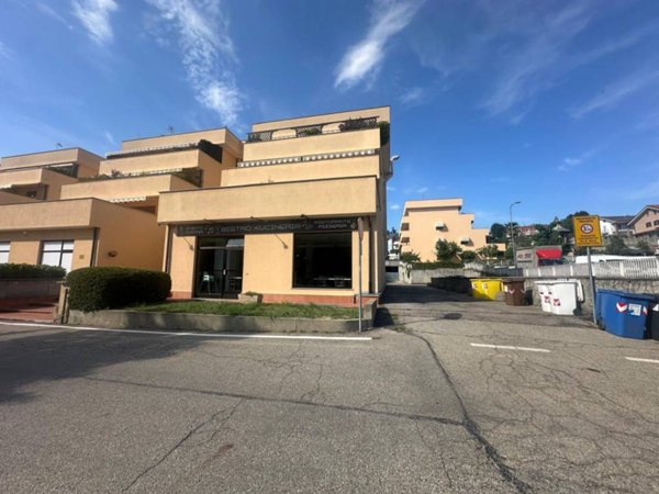 negozio in vendita a Trofarello