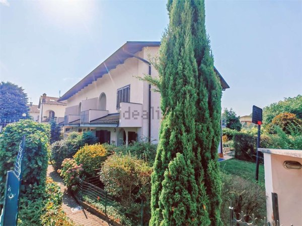 casa indipendente in vendita a Trofarello in zona Valle Sauglio