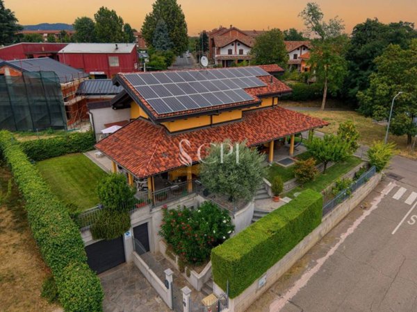 casa indipendente in vendita a Trofarello in zona Valle Sauglio