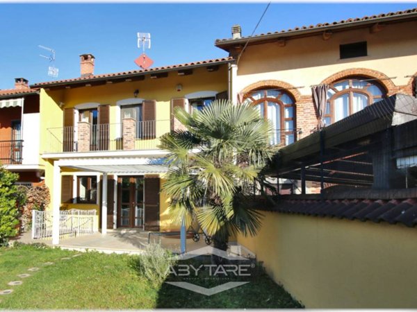 casa indipendente in vendita a Trofarello in zona Valle Sauglio