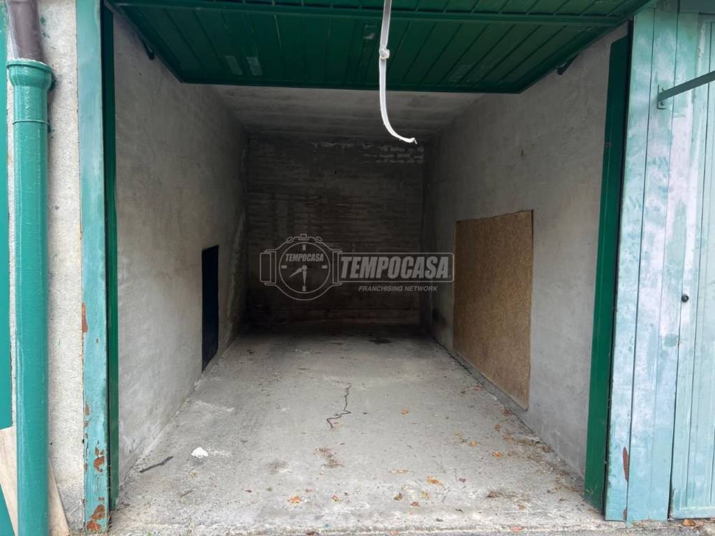 box auto in vendita a Trofarello