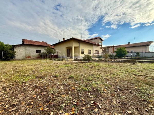 casa indipendente in vendita a Trofarello in zona Valle Sauglio
