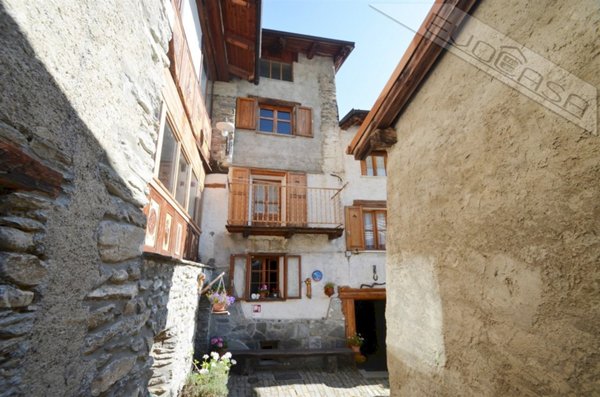 locale di sgombero in vendita ad Usseaux