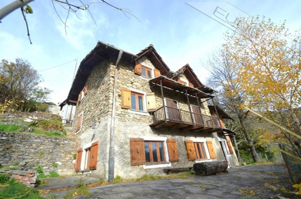 casa indipendente in vendita ad Usseaux