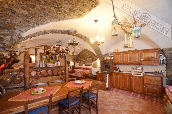 appartamento in vendita ad Usseaux