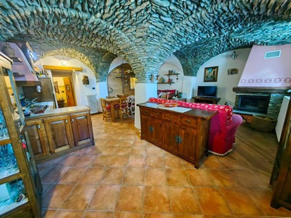 appartamento in vendita ad Usseaux