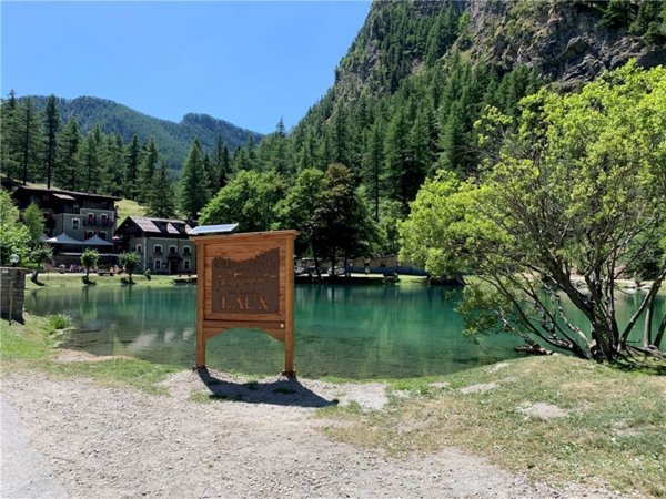 casa indipendente in vendita ad Usseaux in zona Laux