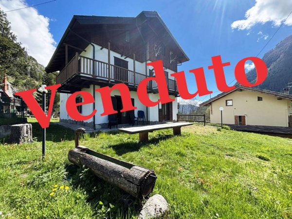 appartamento in vendita ad Usseaux in zona Pourrieres