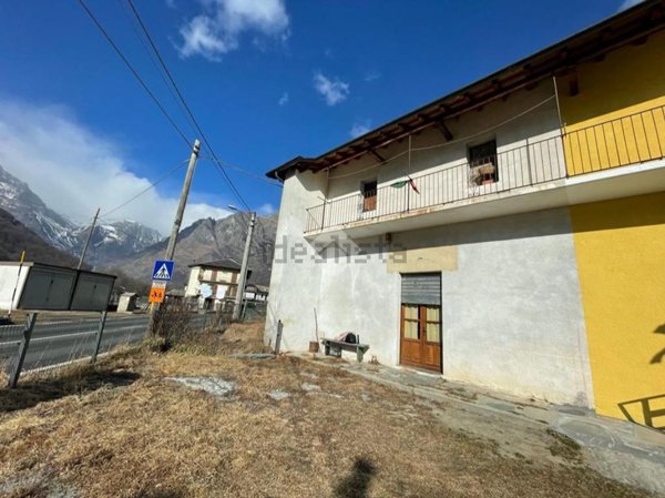 casa semindipendente in vendita ad Usseglio in zona Piazzette