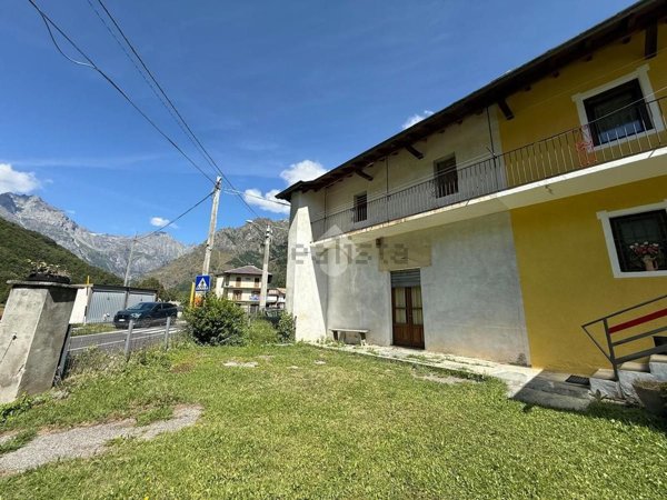 casa semindipendente in vendita ad Usseglio in zona Piazzette