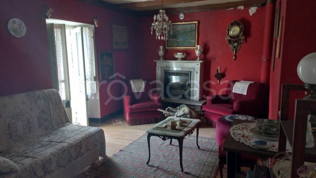 appartamento in vendita ad Usseglio in zona Margone