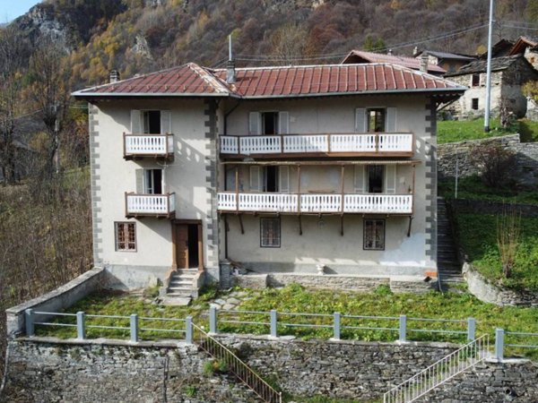 casa indipendente in vendita ad Usseglio in zona Margone