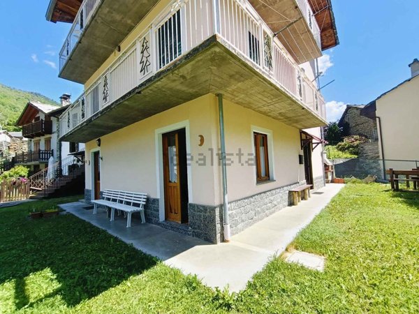 appartamento in vendita ad Usseglio in zona Margone