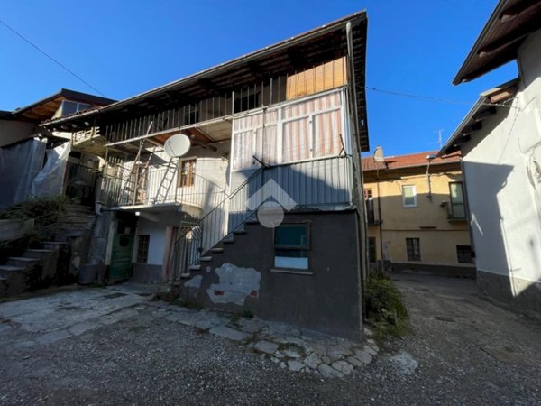 casa semindipendente in vendita a Vaie