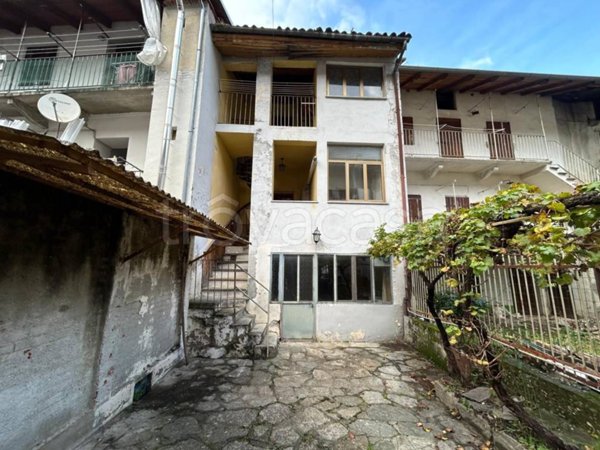 casa indipendente in vendita a Vaie