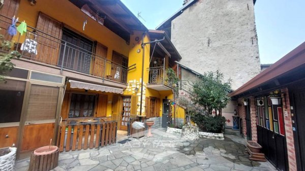 casa indipendente in vendita a Vaie