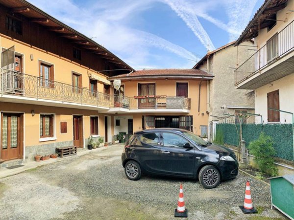 casa indipendente in vendita a Vaie