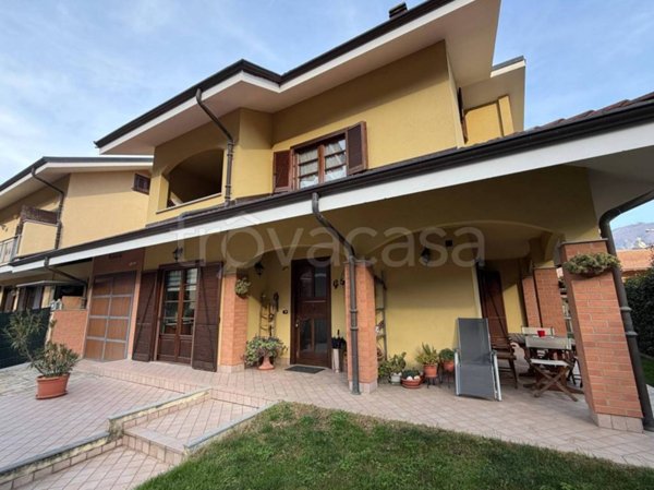 casa indipendente in vendita a Vaie